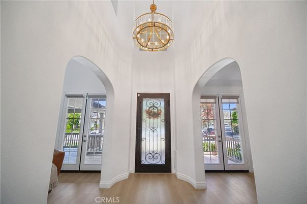 Chandelier, Interior, Wood Texture Flooring