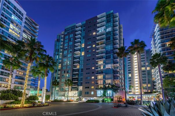 Exterior, Facade, Condo Building