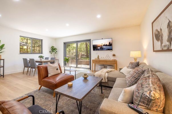Dining room, Interior, Living room, Recessed Lighting, Wood Texture Flooring