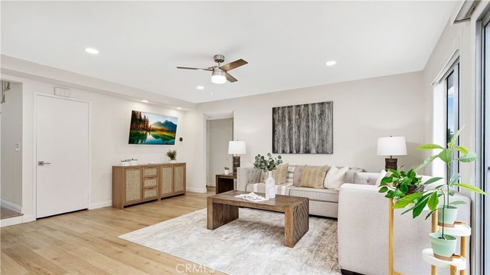 Interior, Living room, Recessed Lighting, Wood Texture Flooring