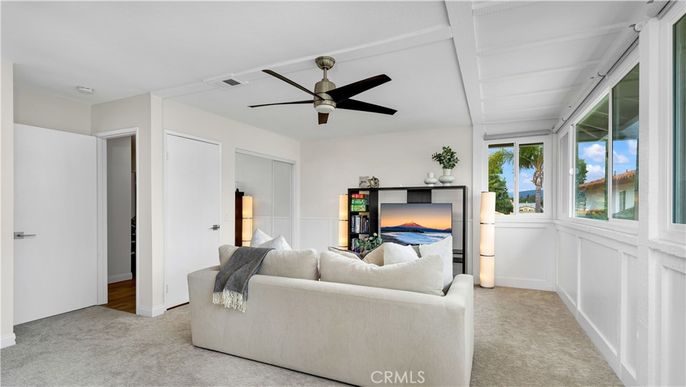 Interior, Living room, Water