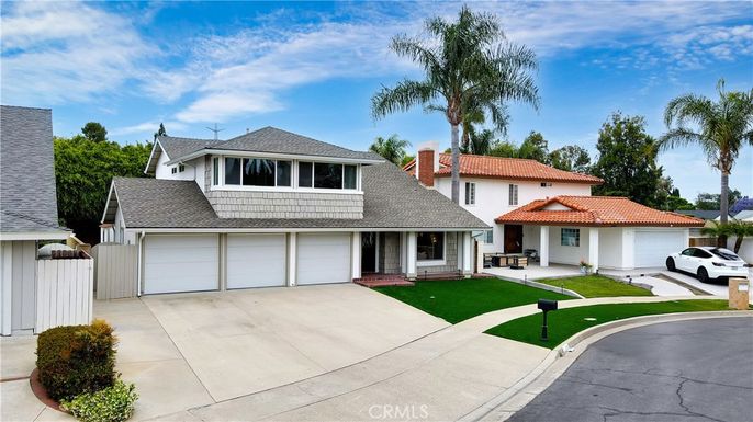 Attached, Exterior, Facade, Spanish Mediterranean
