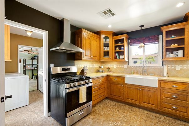 Interior, Kitchen, Pendant Lights, Recessed Lighting, Stainless Steel Appliances, Washer