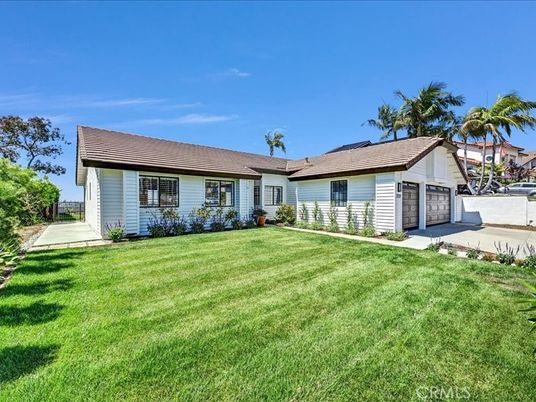 Attached, Exterior, Facade, Ranch