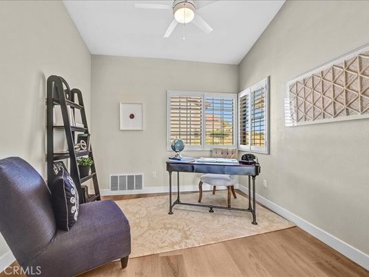 Home Office, Interior