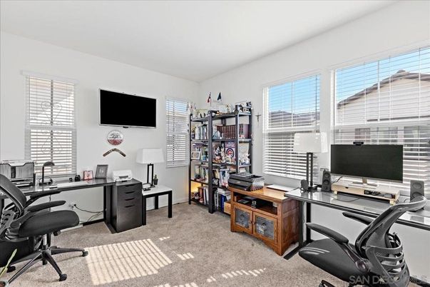 Home Office, Interior