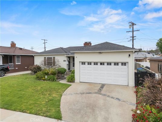 Attached, Exterior, Facade, Ranch
