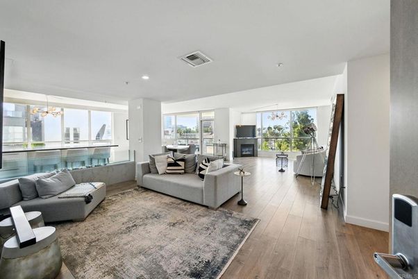 Dining room, Interior, Living room, Pendant Lights, Recessed Lighting, Wood Texture Flooring