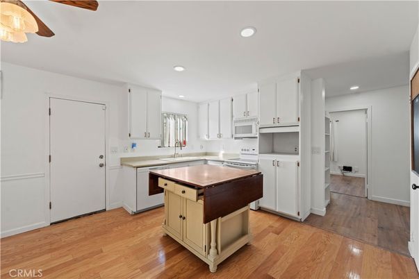 Interior, Kitchen, Recessed Lighting, Wood Texture Flooring