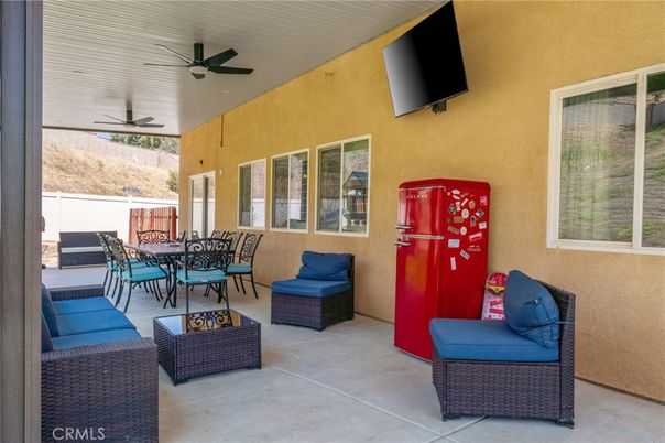 Dining room, Exterior