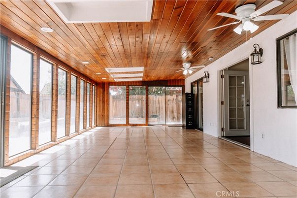 Empty room, Interior, Recessed Lighting, Wooden Ceilings