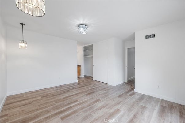 Empty room, Interior, Pendant Lights, Wood Texture Flooring