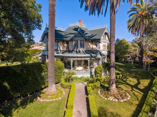 Backyard, Exterior, Facade, Queen Anne Victorian