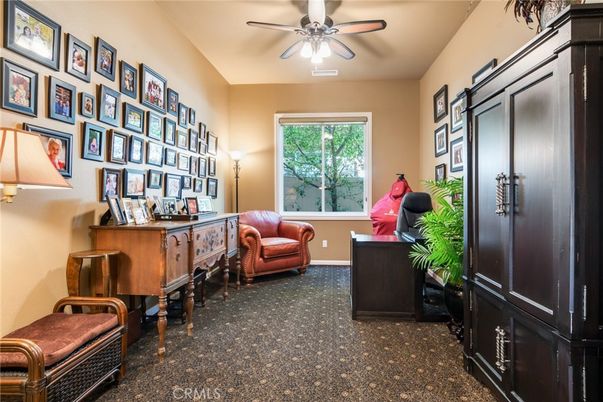 Home Office, Interior
