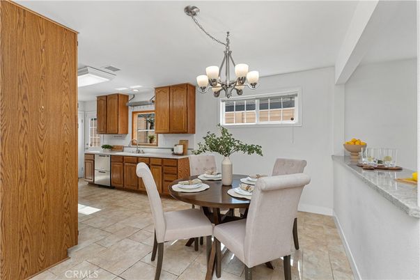Chandelier, Dining room, Interior, Kitchen, Recessed Lighting