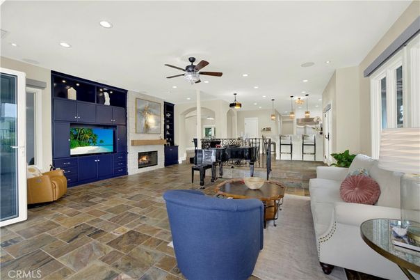 Fireplace, Interior, Living room, Pendant Lights, Piano, Recessed Lighting