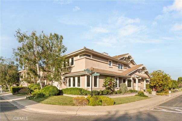 Exterior, Facade, Mediterranean