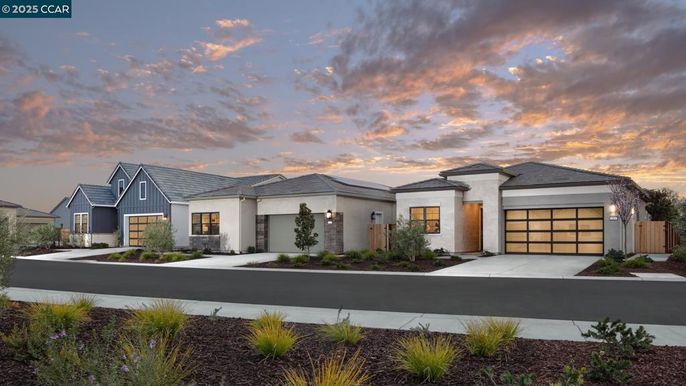 Attached, Backyard, Exterior, Facade, French Provincial