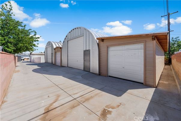 Detached Garage, Exterior