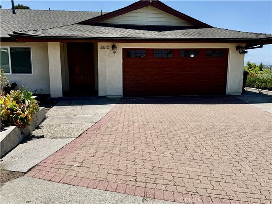 Attached, Exterior, Facade, Ranch