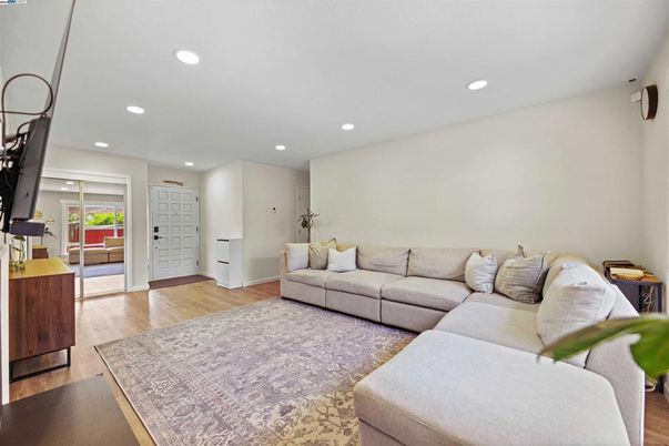Interior, Living room, Recessed Lighting, Wood Texture Flooring