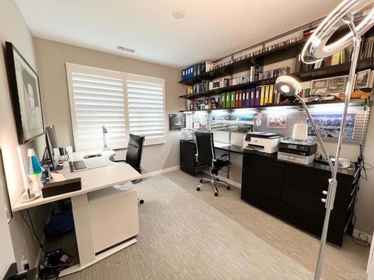 Home Office, Interior