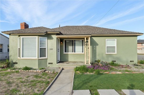 Exterior, Facade, Ranch