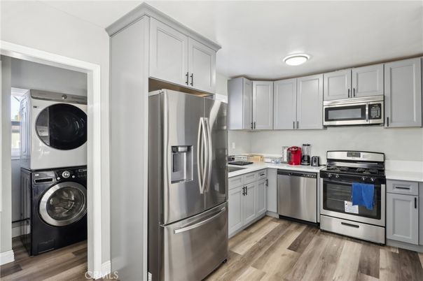 Interior, Kitchen, Washer, Wood Texture Flooring