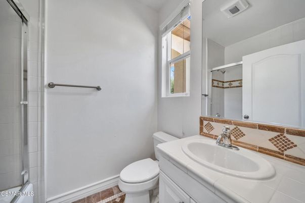 Bathroom, Interior, Tile Countertops