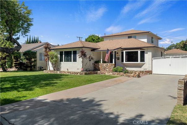 Backyard, Exterior, Facade, Mediterranean