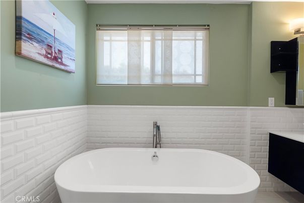 Bathroom, Free Standing Baths, Interior