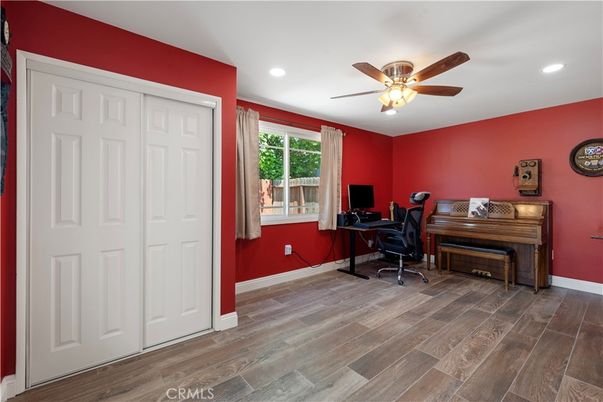 Home Office, Interior, Piano, Recessed Lighting, Wood Texture Flooring
