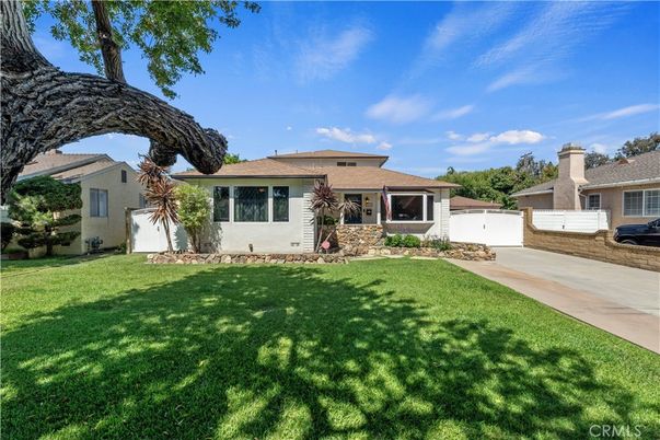 Attached, Backyard, Exterior, Facade, Ranch