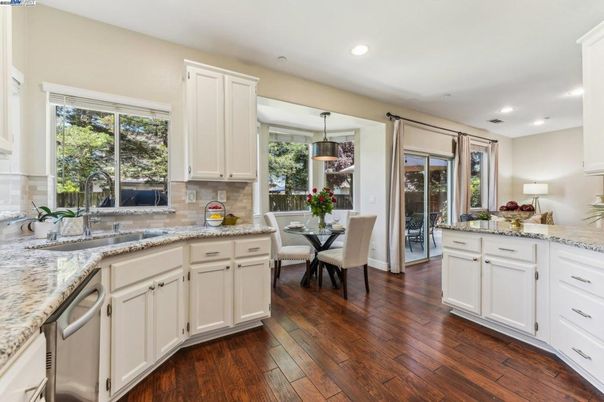 Dining room, Interior, Kitchen, Pendant Lights, Recessed Lighting, Wood Texture Flooring