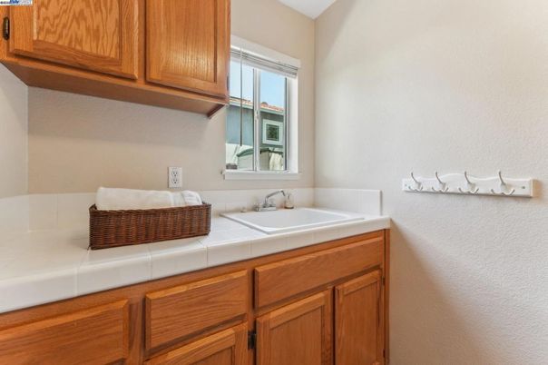 Bathroom, Interior, Tile Countertops