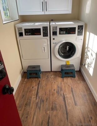 Interior, Utility Closets, Washer, Wood Texture Flooring