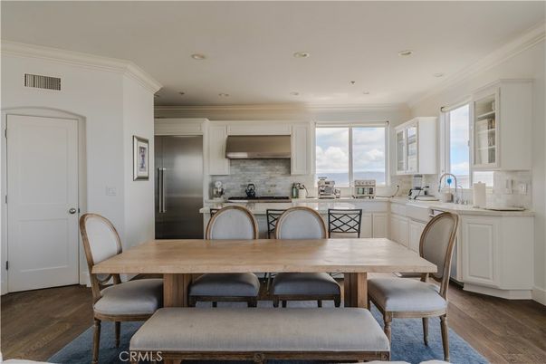 Dining room, Interior, Kitchen, Recessed Lighting, Stainless Steel Appliances, Wood Texture Flooring