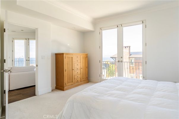 Bedroom, Interior, Water