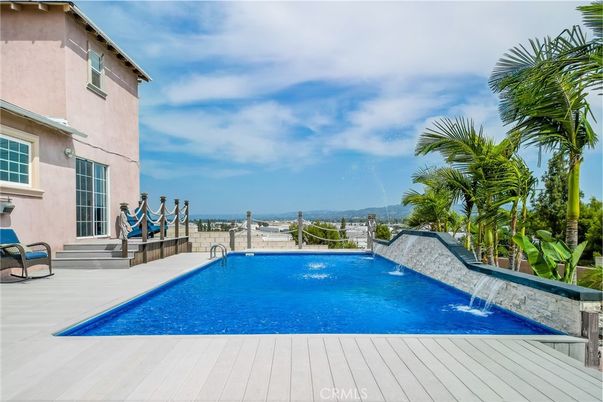 Exterior, Pool, Water