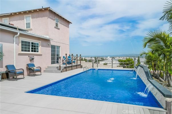 Exterior, Pool, Water