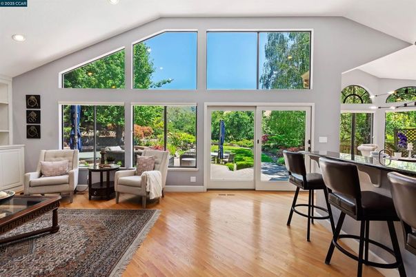 Interior, Recessed Lighting, Sun Room, Wood Texture Flooring