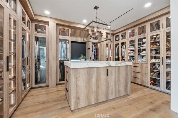 Chandelier, Interior, Pendant Lights, Recessed Lighting, Walk-in Closets, Wood Texture Flooring