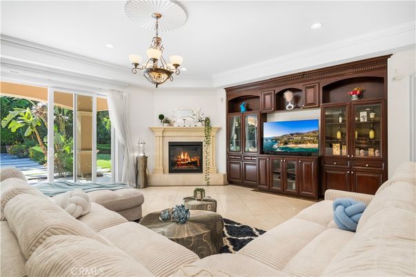 Chandelier, Fireplace, Interior, Living room, Recessed Lighting