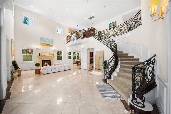 Fireplace, Interior, Recessed Lighting