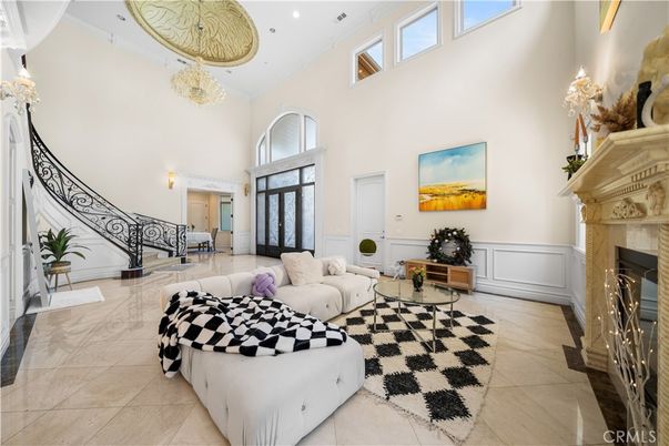 Chandelier, Fireplace, Interior, Living room, Recessed Lighting