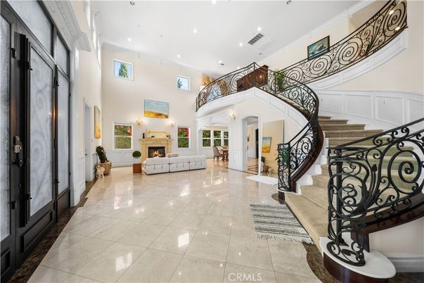 Fireplace, Interior, Recessed Lighting