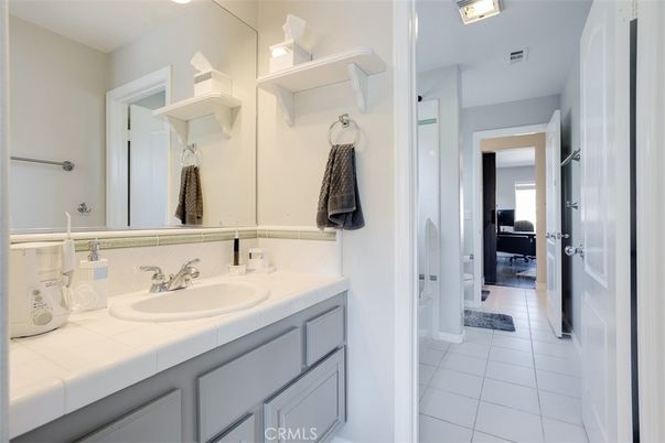 Bathroom, Interior, Tile Countertops