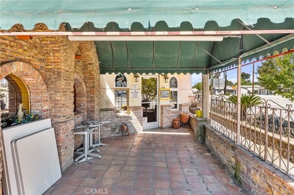 Exterior, Fireplace, Water