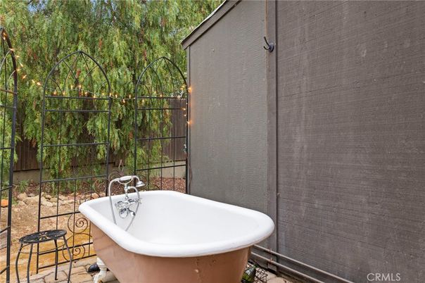 Bathroom, Exterior