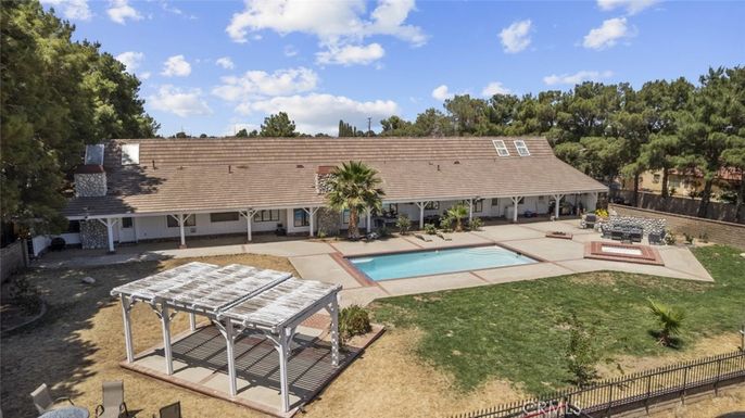 Backyard, Exterior, Pool